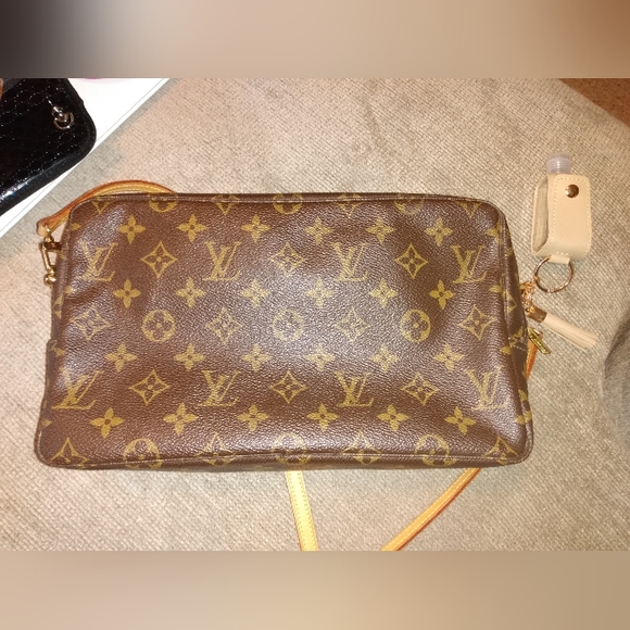 Louis Vuitton crossbody bag - Picture 3 of 16